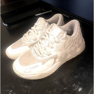 Melos basketball shoes (size 6.5 men)